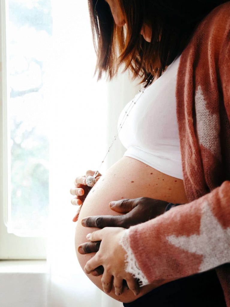foto di coppia in gravidanza utile in gravidanza
