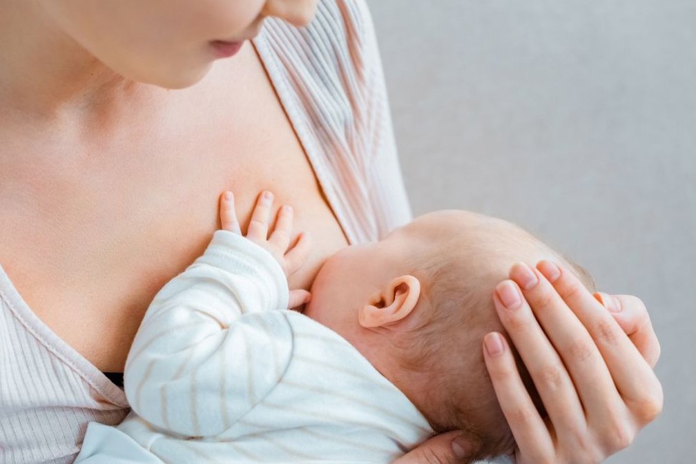 Read more about the article Libri sull’allattamento: i 5 che devi assolutamente leggere prima della nascita