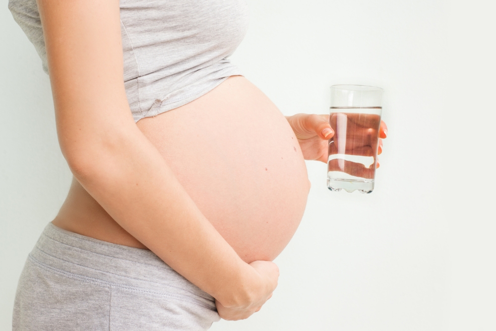 Acqua da bere in gravidanza: consigli
